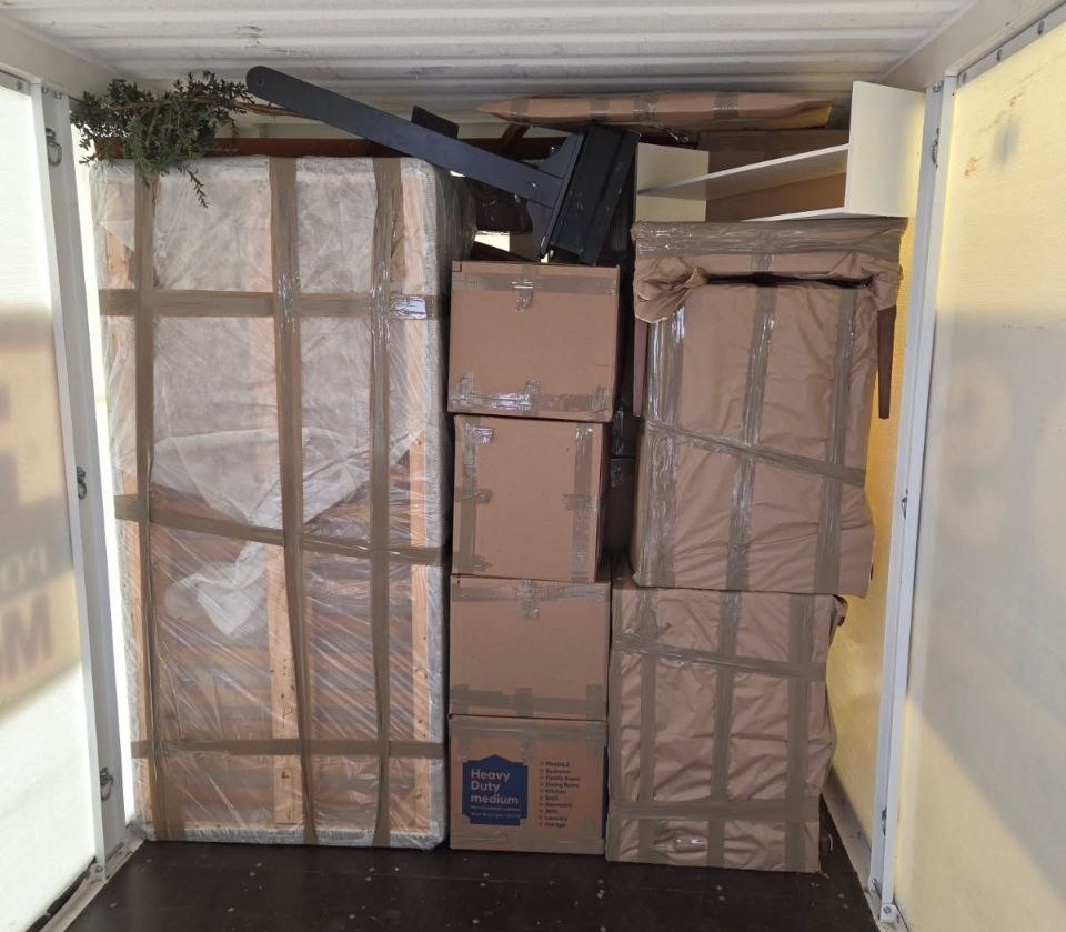 Columbia Movers packing belongings photo